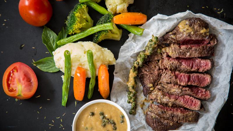 Hovězí steak s hořčičnou omáčkou