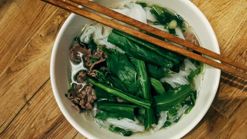 pho polévka asijská