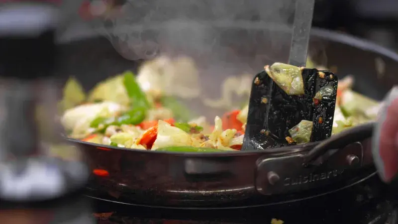 zelenina připravovaná na pánvi