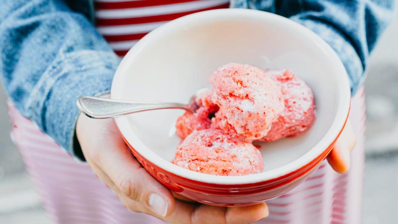 sorbet v misce