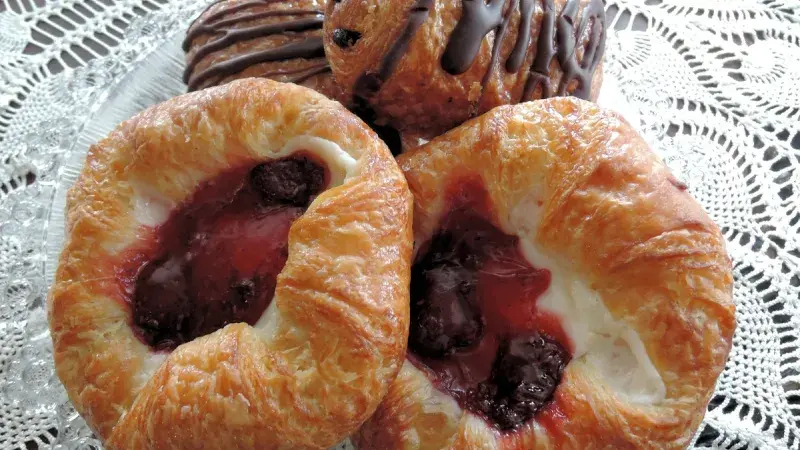 Koláčky s tvarohem a povidly