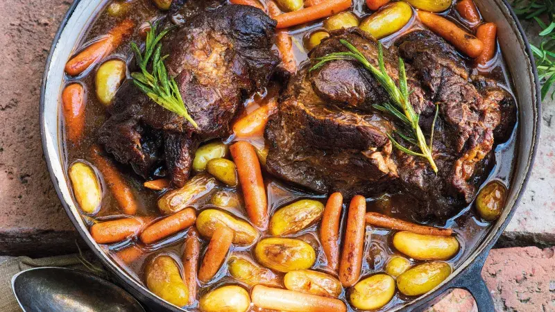 Pomalu pečené hovězí