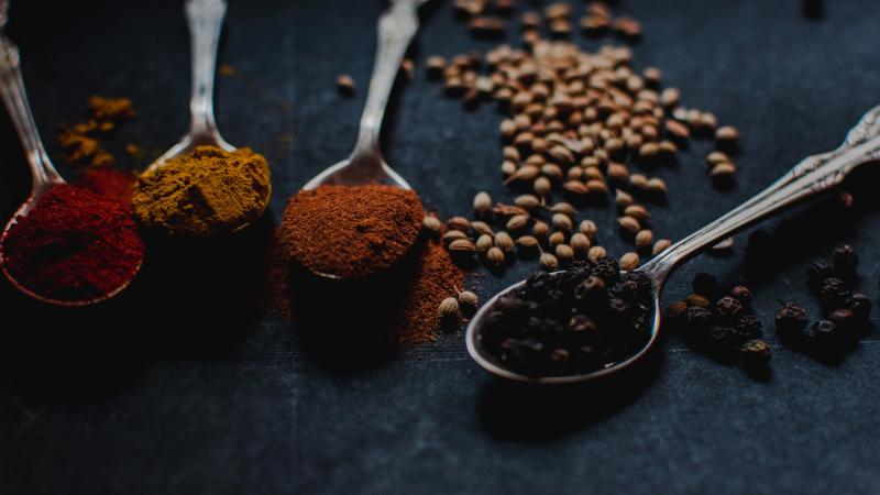 koření - pepř, paprika