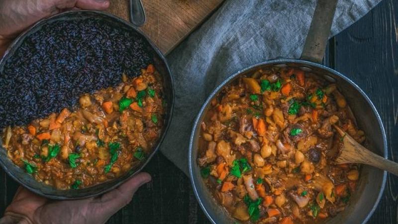 Čočková polévka s chilli a kokosovým mlékem