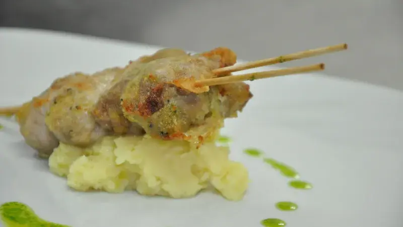 Vepřové špízky s pastiňákovým pyré