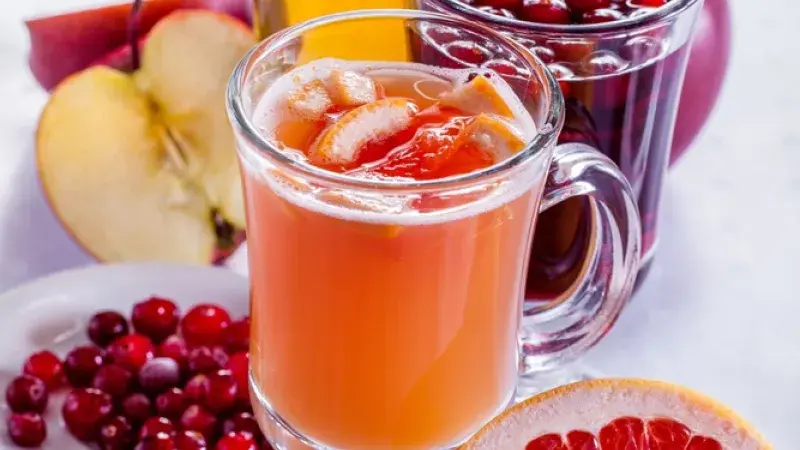 Růžový svařák s grepem a tymiánem