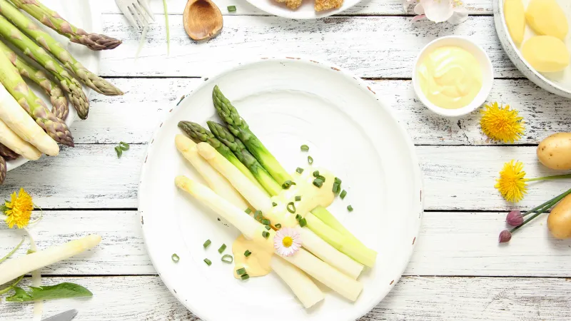 Bílý a zelený chřest