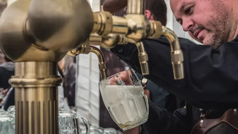 Čepování piva na „mlíko“ je aktuálním hitem
