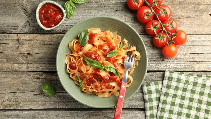 Pasta with tomato sauce and basil