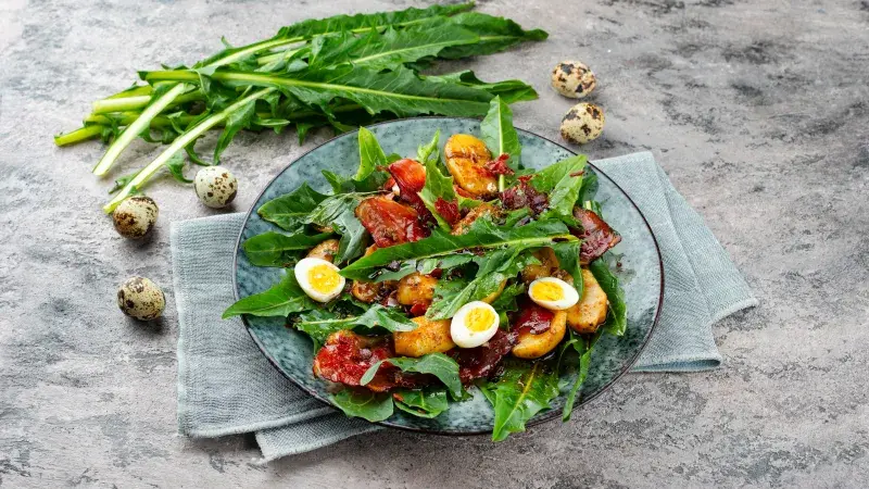 Salát s křepelčími vejci