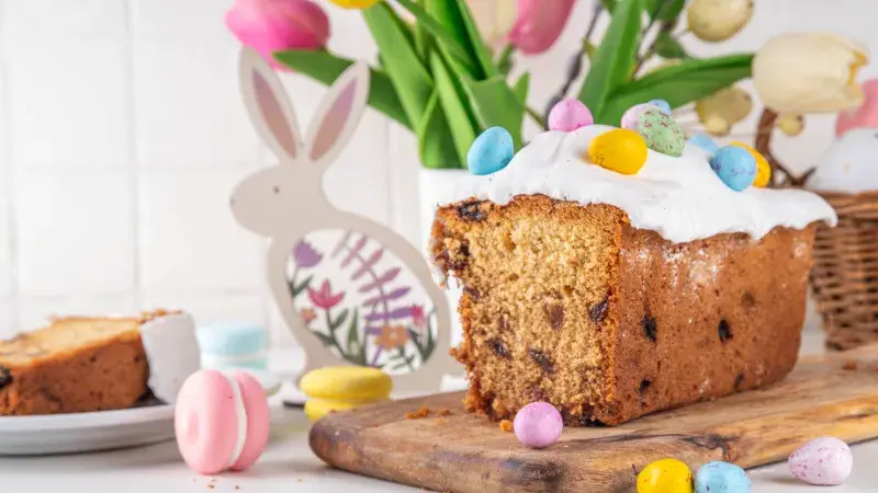 Velikonoční dort s marcipánovým dekorem a čokoládou