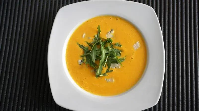 Rychlá sýrová polévka z taveňáku