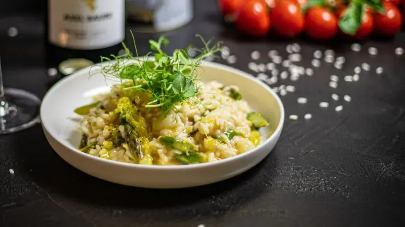 Lehké krémové rizoto s hráškem a parmazánem