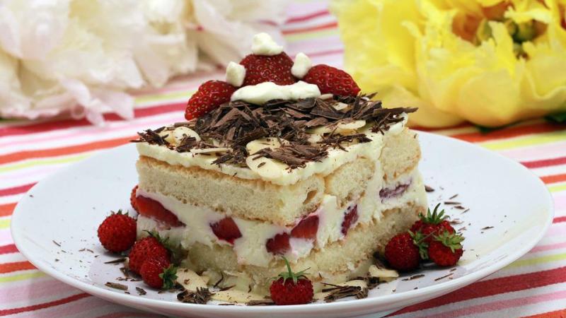 Jahodové tiramisu bez vajec