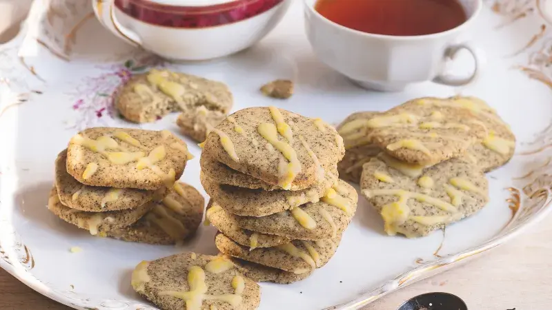 Máslové sušenky s čajem Earl Grey a pomerančovou polevou