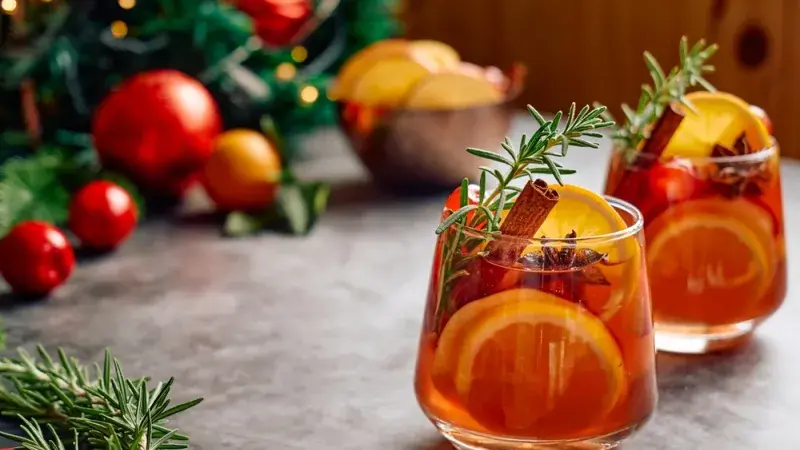 Svařák s portským vínem a rozmarýnem