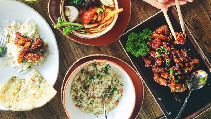 večeře v asijském stylu