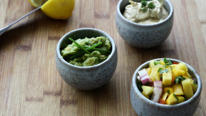 mangová salsa a guacamole