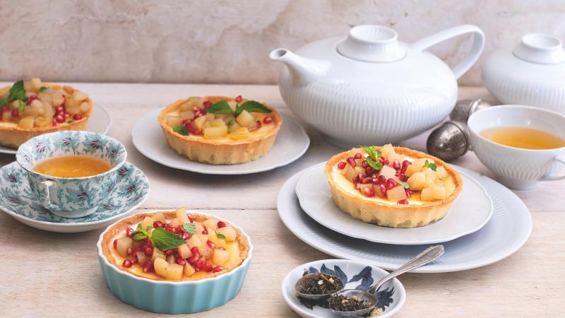 Tartaletky panna cotta s hruškami pošírovanými v jasmínovém čaji