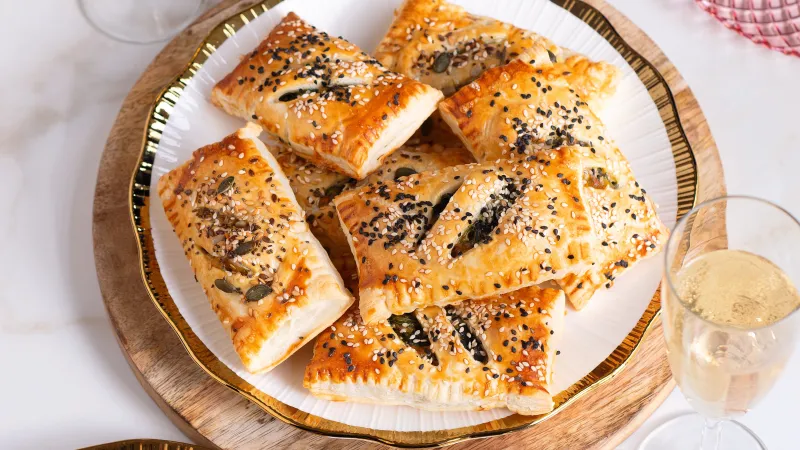 Špenátové taštičky s karamelizovanou cibulí