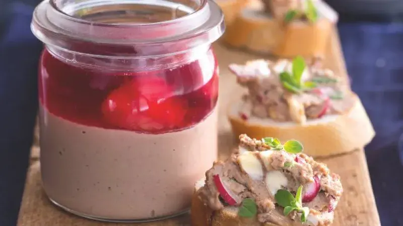 Telecí paštika pod ovocným želé