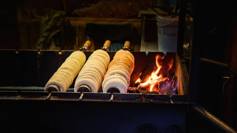 Trdelník pečený nad ohněm