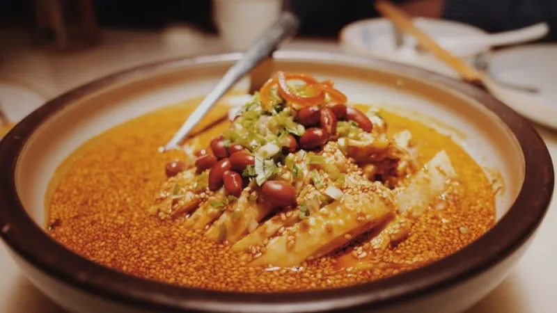 Čočkovokokosové kari s květákem