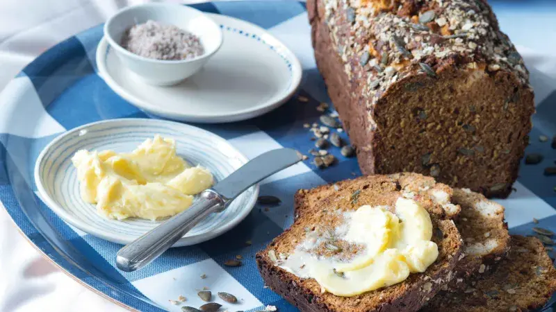 Řepný chlebíček s kozím sýrem