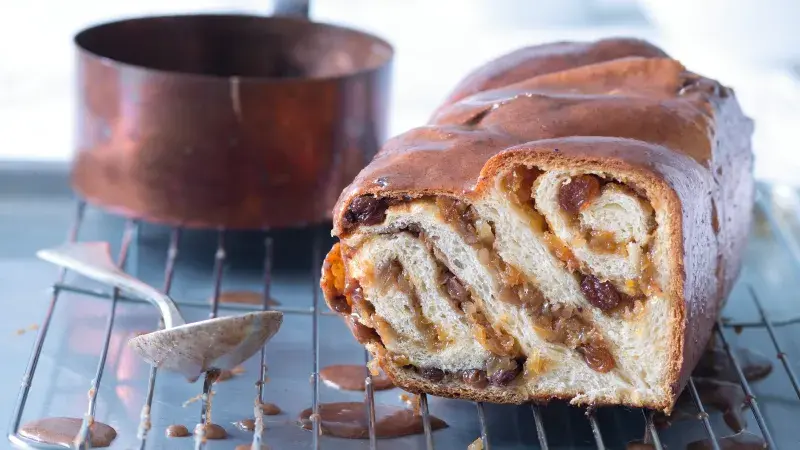 Rozinkovo-ořechová babka