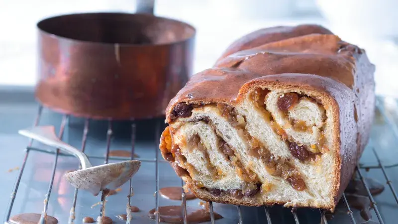 Babka - Ořechový koláč s rozinkami
