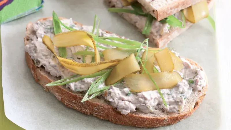 Jednoduchá rybí pomazánka ze sardinek