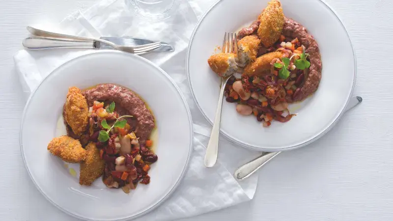 Rybí krokety s fazolovým pyré & salátem