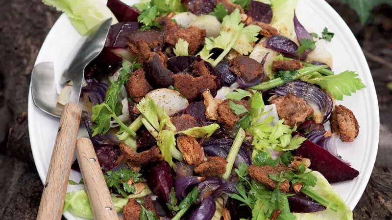 Salát s pečenou řepou