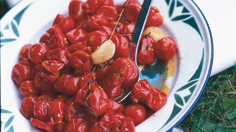 Salát z pečených rajčat