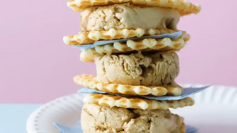 Sendviče s kávovým semifreddem