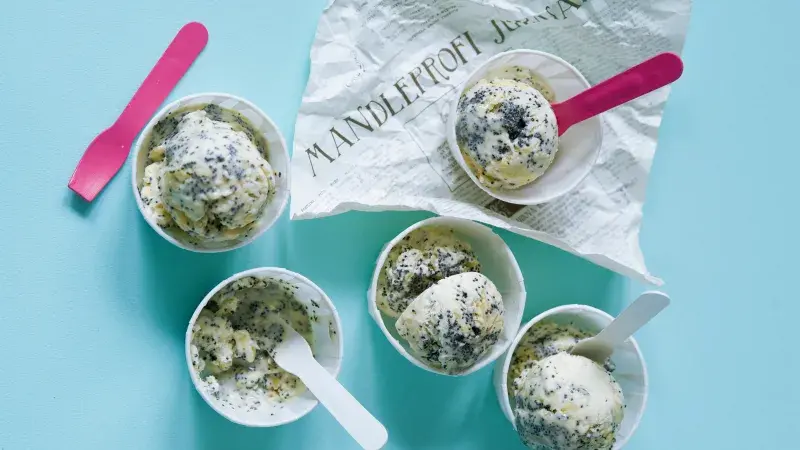 Medové semifreddo s mákem