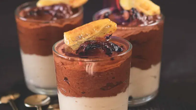 Skleničky s banánem a čokoládou