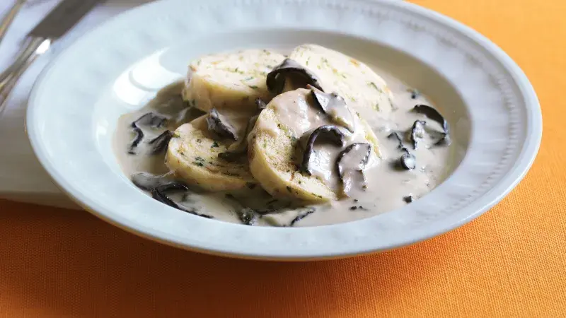 Smetanová houbová omáčka z čerstvých hub