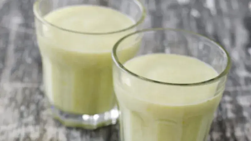 SMOOTHIE Z MANGA A AVOKÁDA