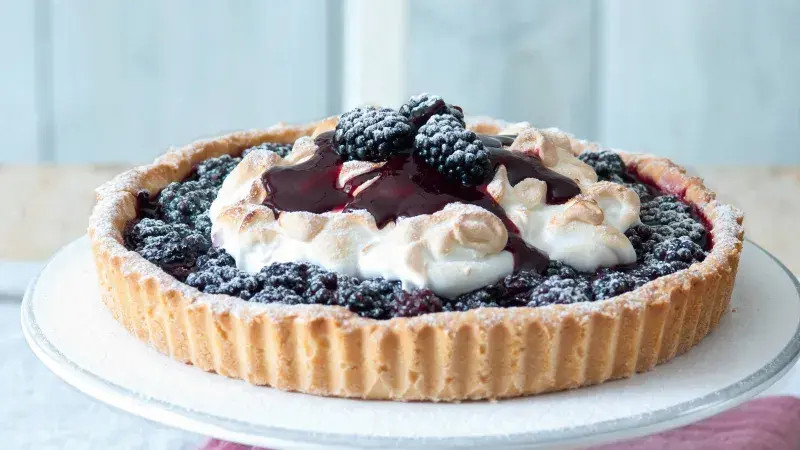 Snový koláč s ostružinami