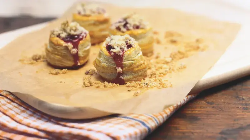 Soudky s brusinkami a oříšky