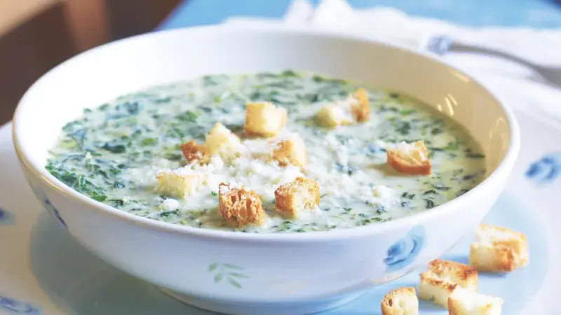 Špenátová polévka s krutony