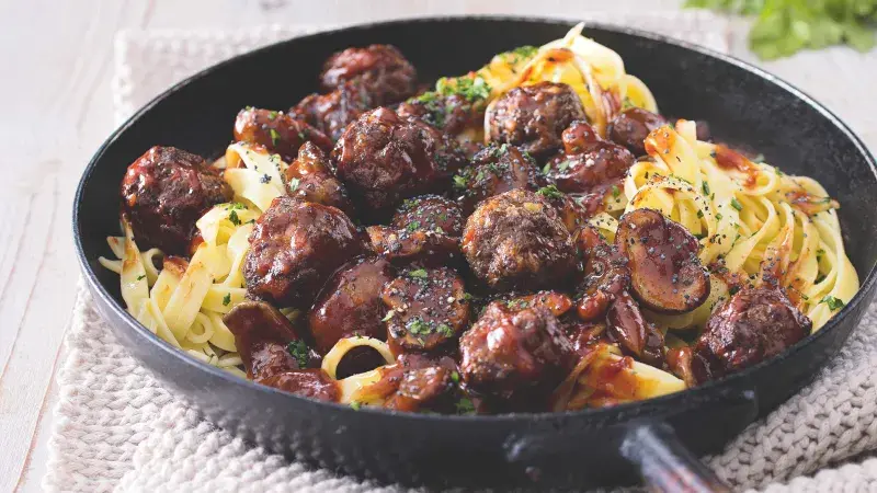 Srnčí masové koule s houbovým ragú