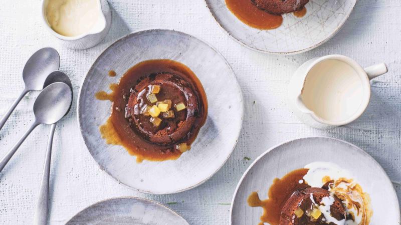 Sticky toffee pudding se zázvorem
