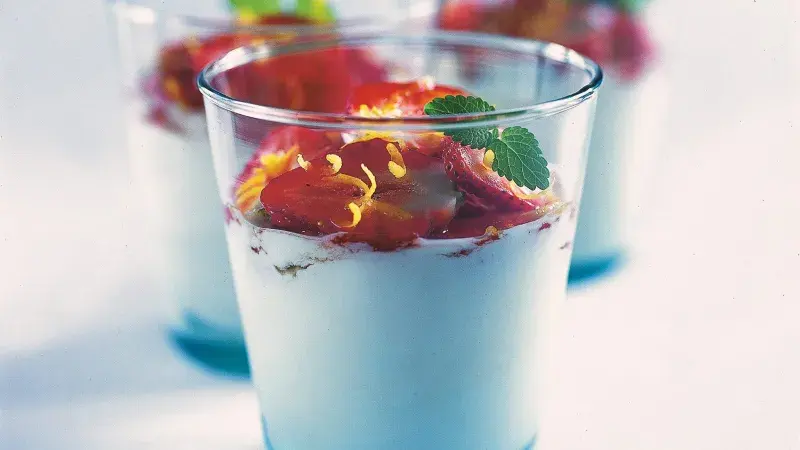 Jahody & pěna z bílé čokolády