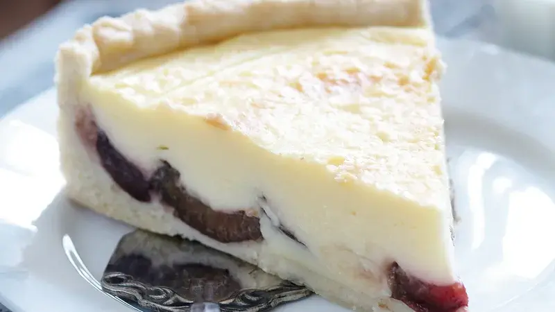 Švestkový koláč s vanilkovým krémem