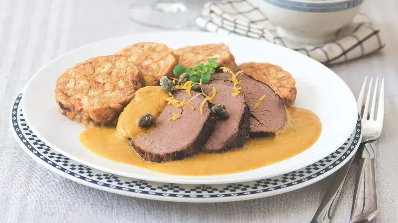 Svíčková po italsku s tyrolským knedlíkem