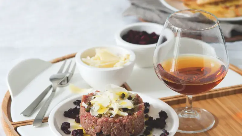 Tatarák s červenou řepou