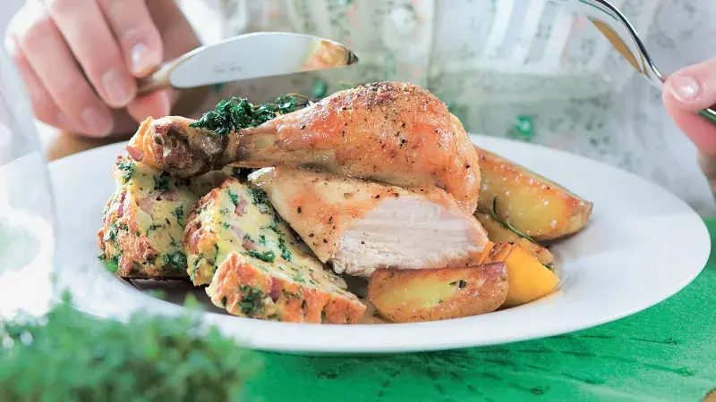 Pečené kuře s velikonoční nádivkou