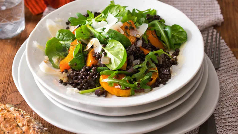 Teplý dýňovo-čočkový salát